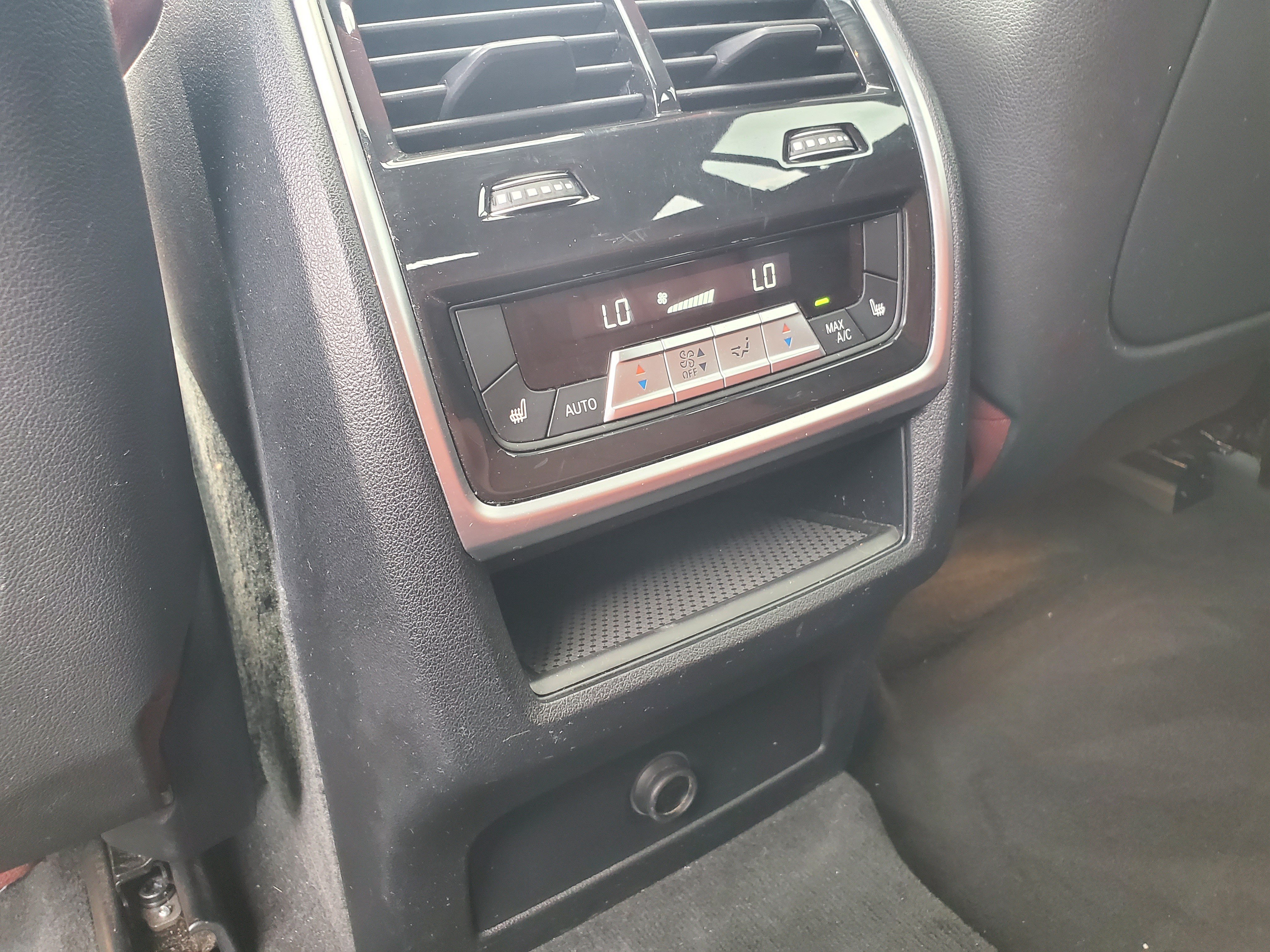Used 2022 BMW X6 xDrive40i w/ M Sport Package AWD/4WD image 32