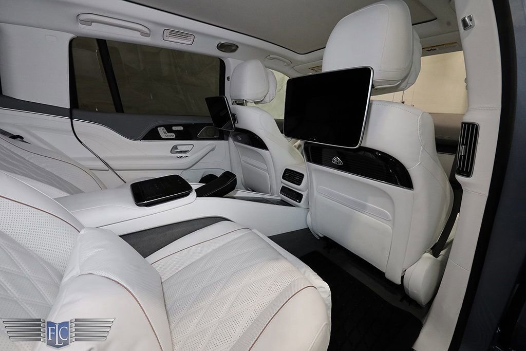 Used 2025 Mercedes-Benz Maybach GLS 600 4MATIC image 18