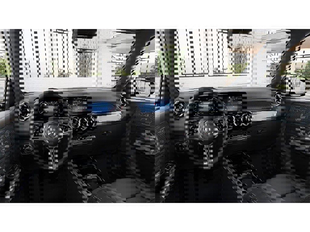 New 2026 Mercedes-Benz GLB 250 4MATIC image 3