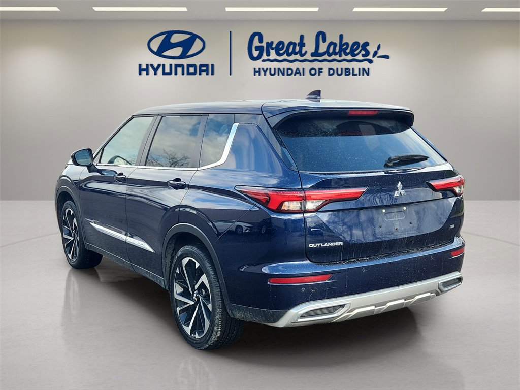 Used 2024 Mitsubishi Outlander SE image 3