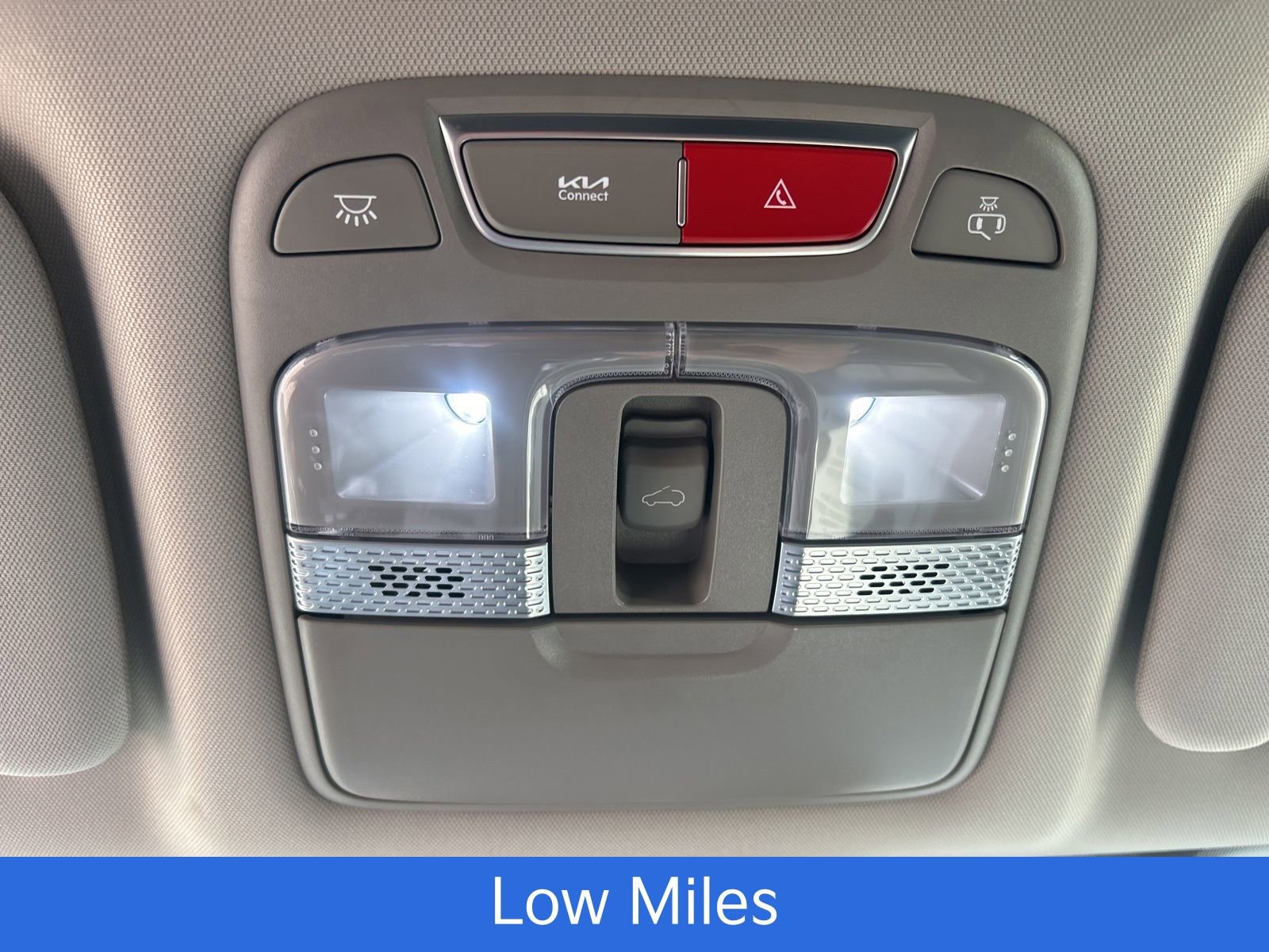 Used 2024 Kia Telluride EX image 17