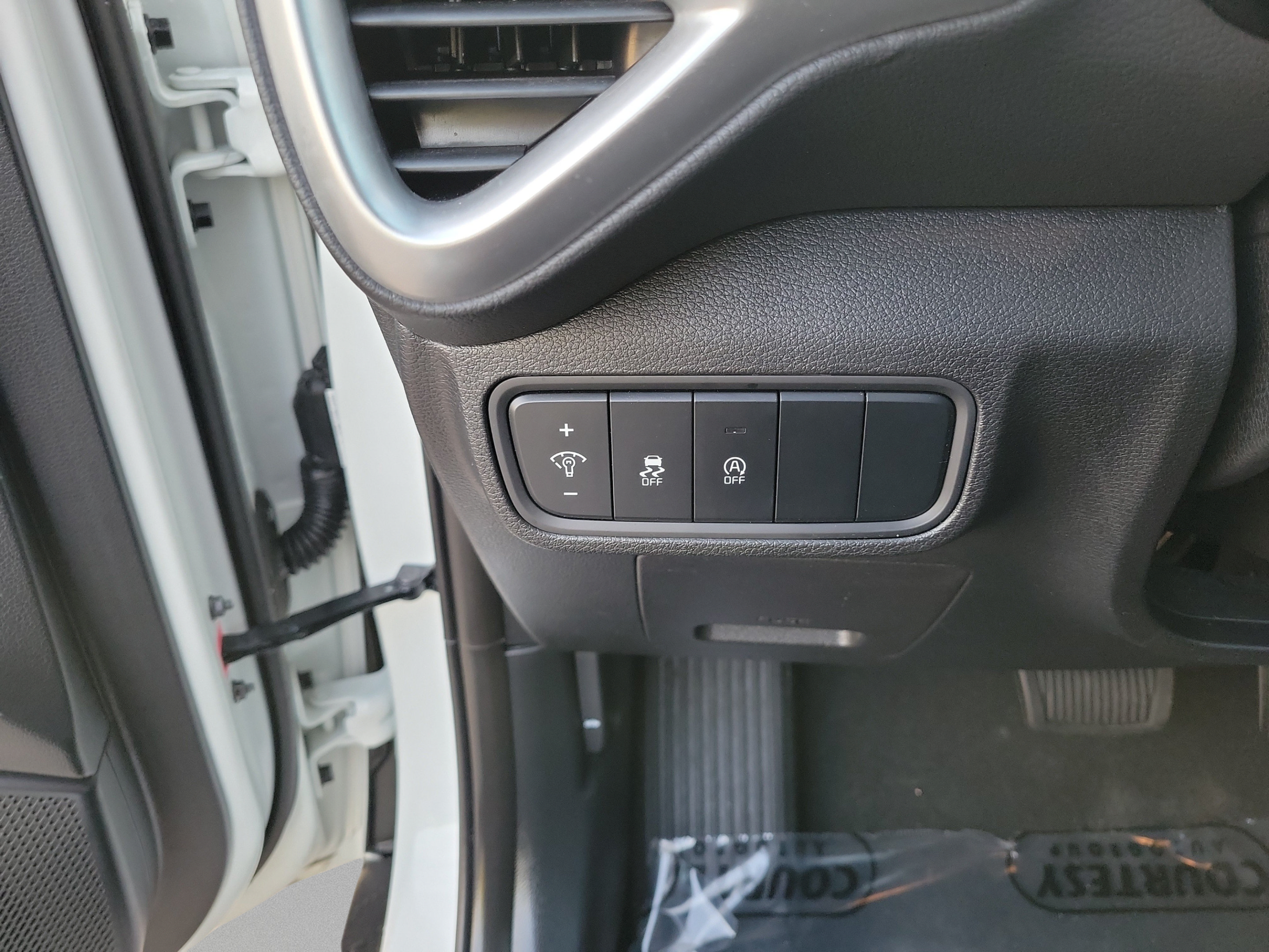 Certified 2025 Kia Soul LX w/ LX Technology Package FWD image 26