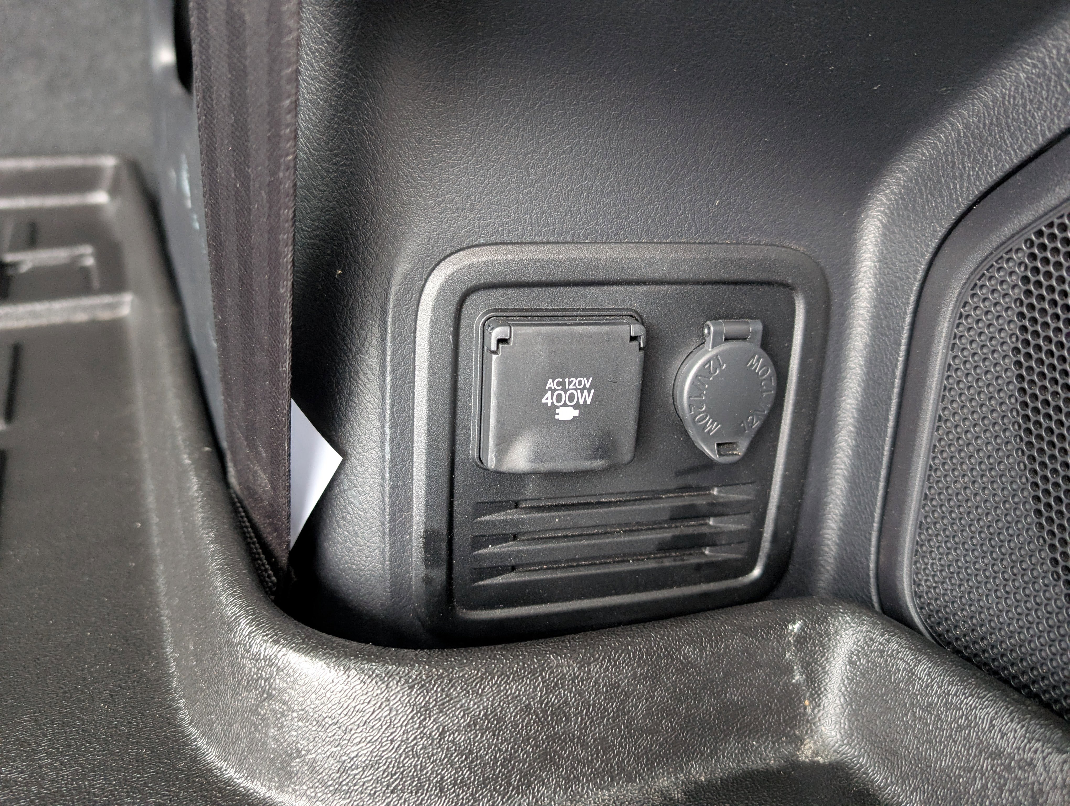 Used 2022 Toyota 4Runner Limited image 13