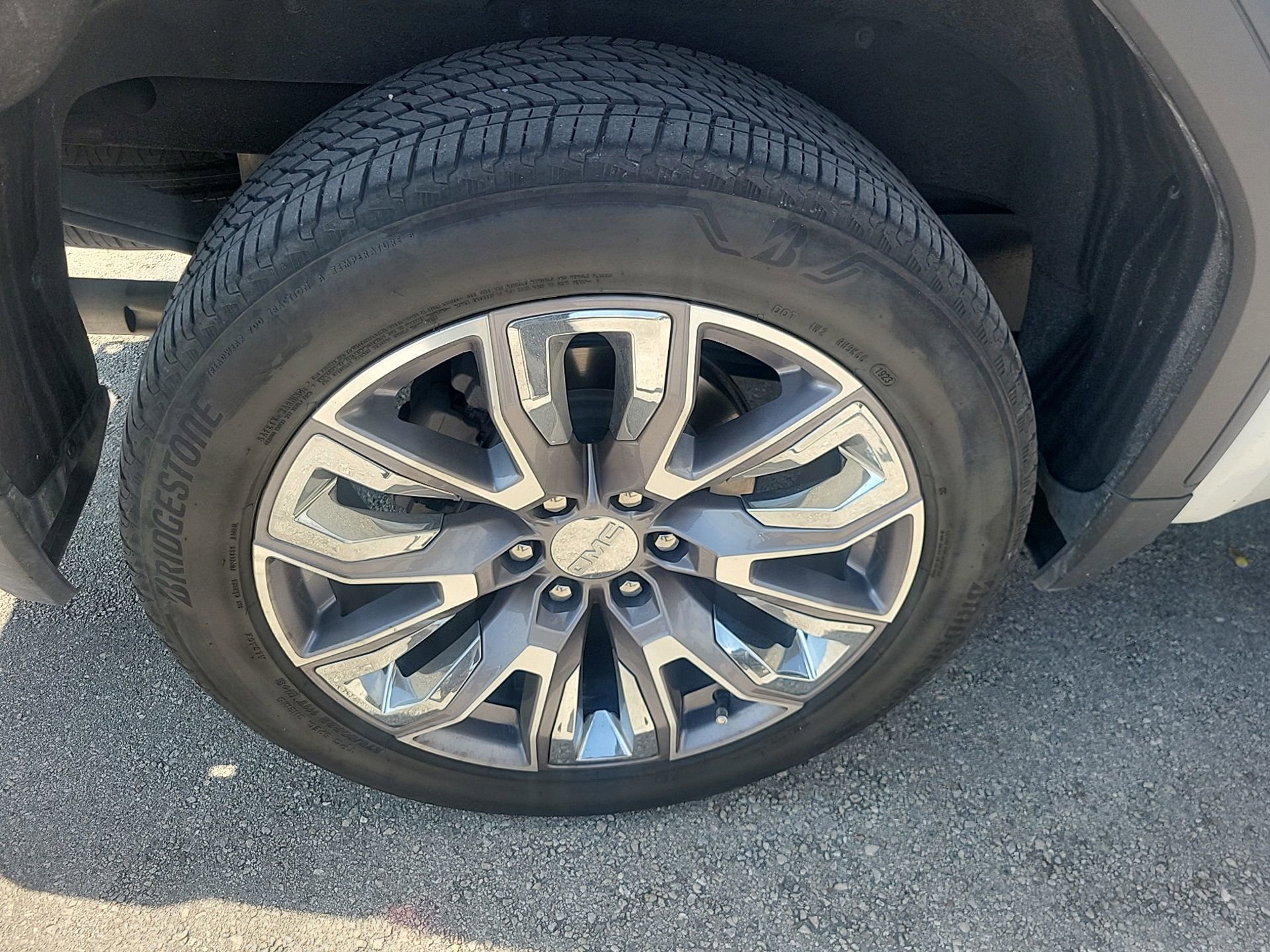 Used 2023 GMC Sierra 1500 Denali w/ Denali Reserve Package AWD/4WD image 9