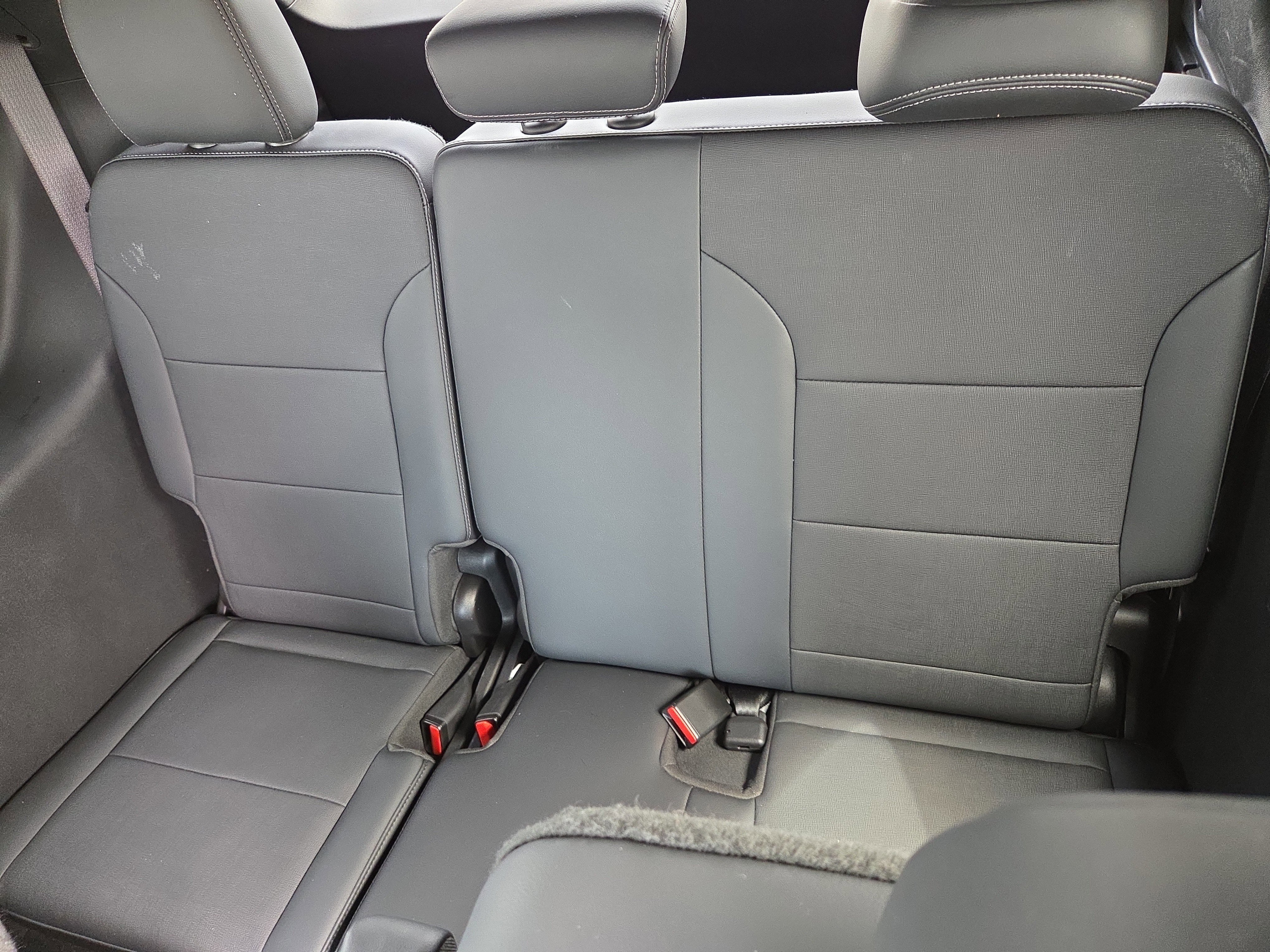 Used 2025 Buick Enclave Preferred w/ Power Package image 8