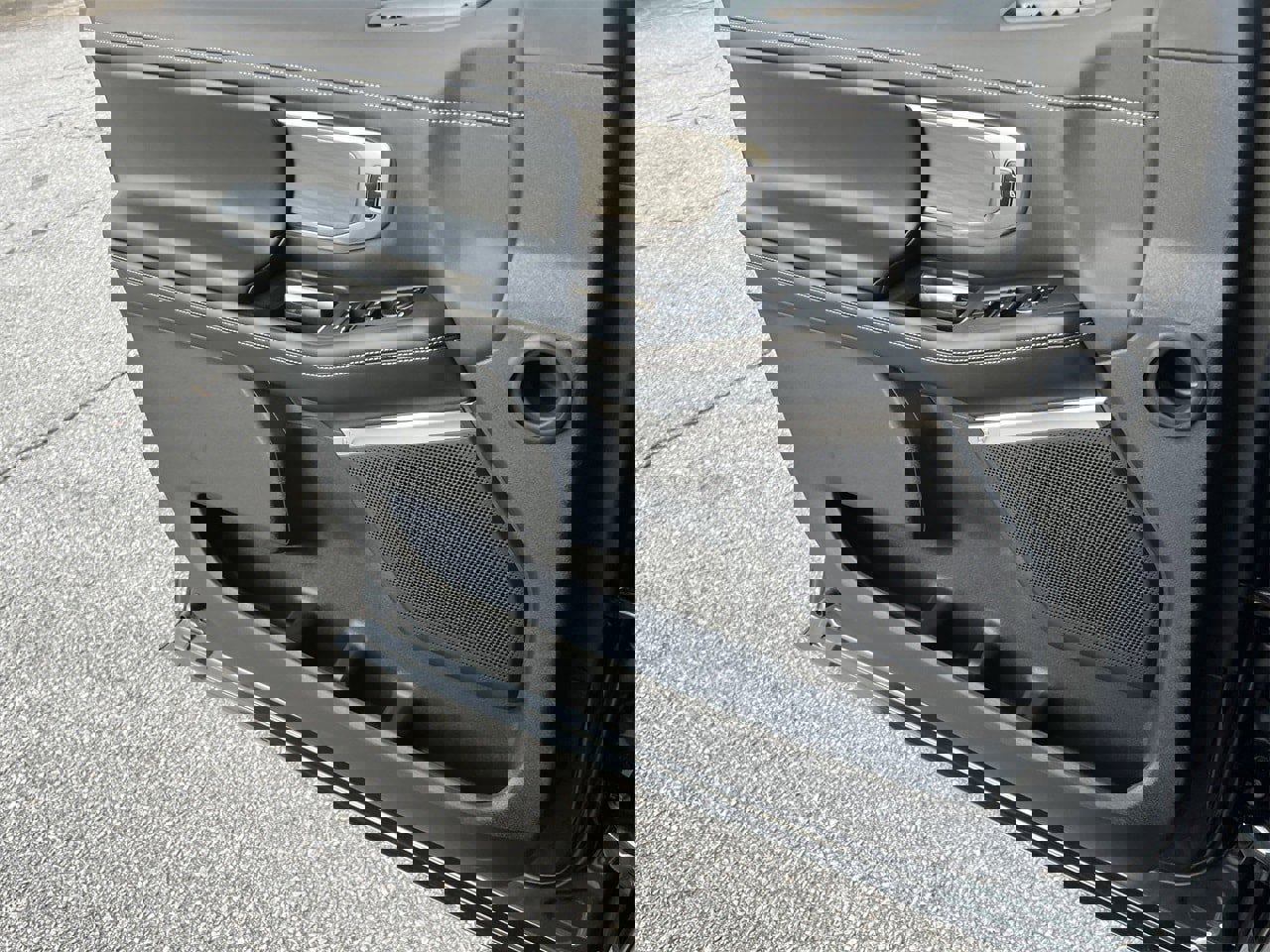 New 2025 Ford Expedition Max Platinum w/ Driver's Package image 16