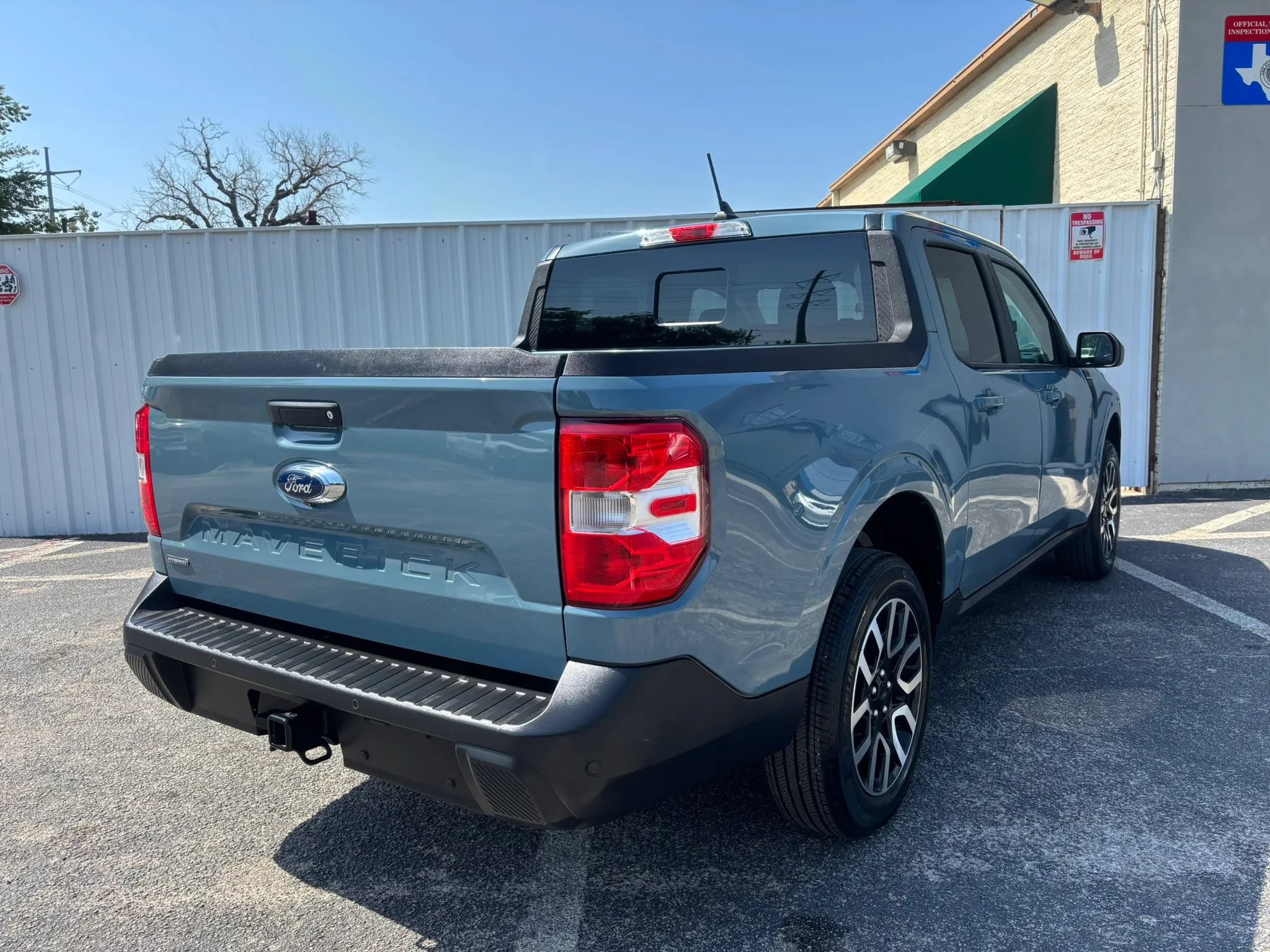 Used 2023 Ford Maverick Lariat w/ Lariat Luxury Package FWD image 6