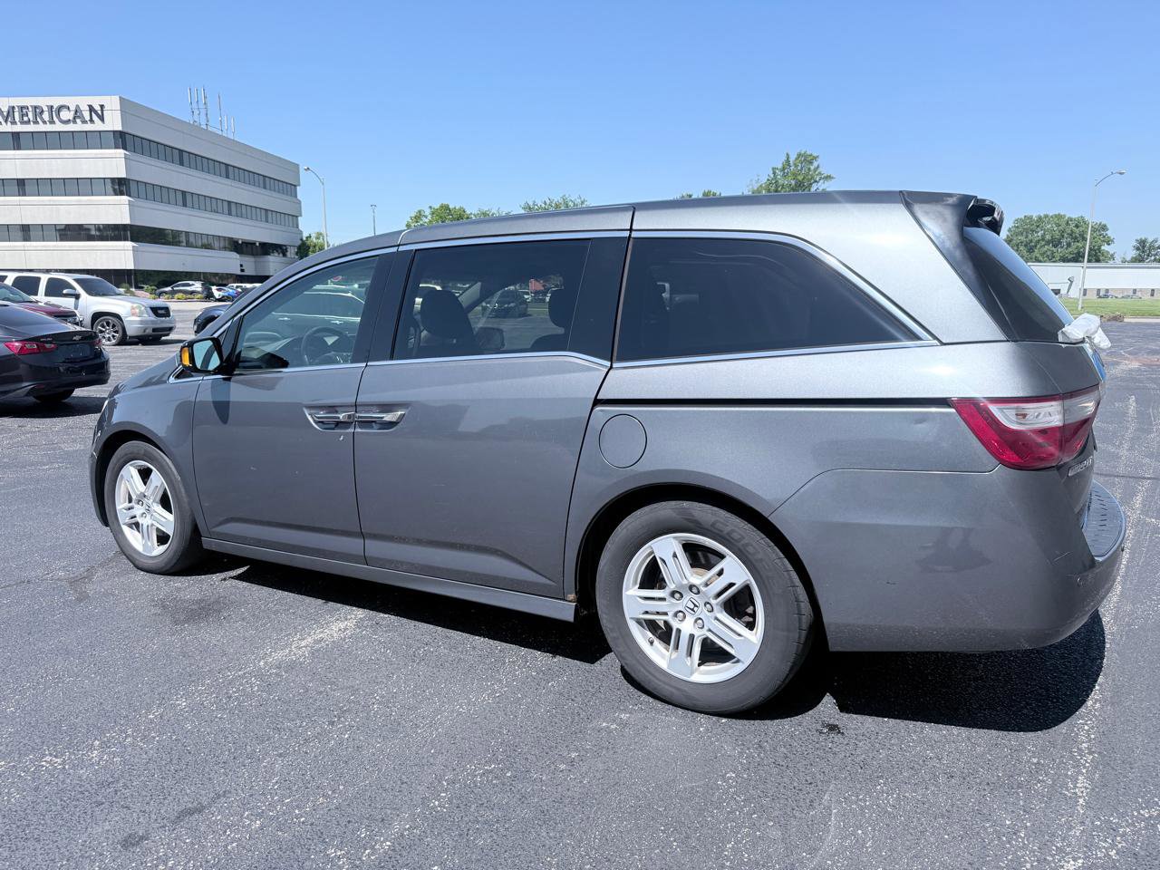 Used 2013 Honda Odyssey Touring image 3