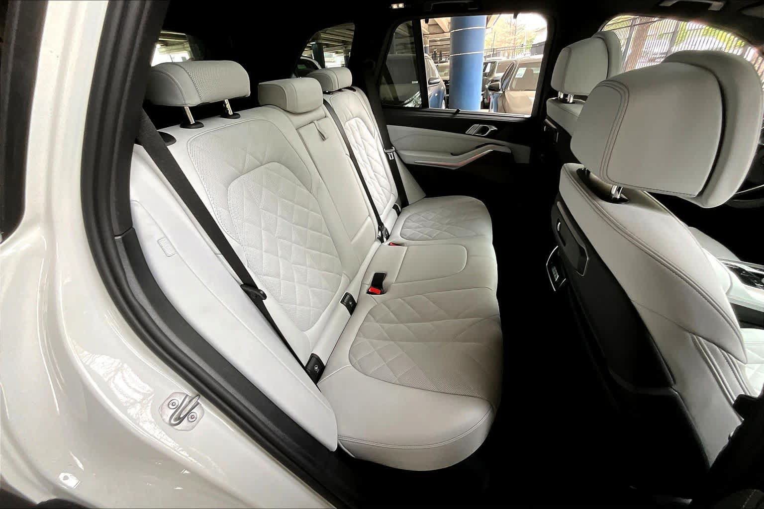 Used 2026 BMW X5 sDrive40i w/ Climate Comfort Package RWD image 30