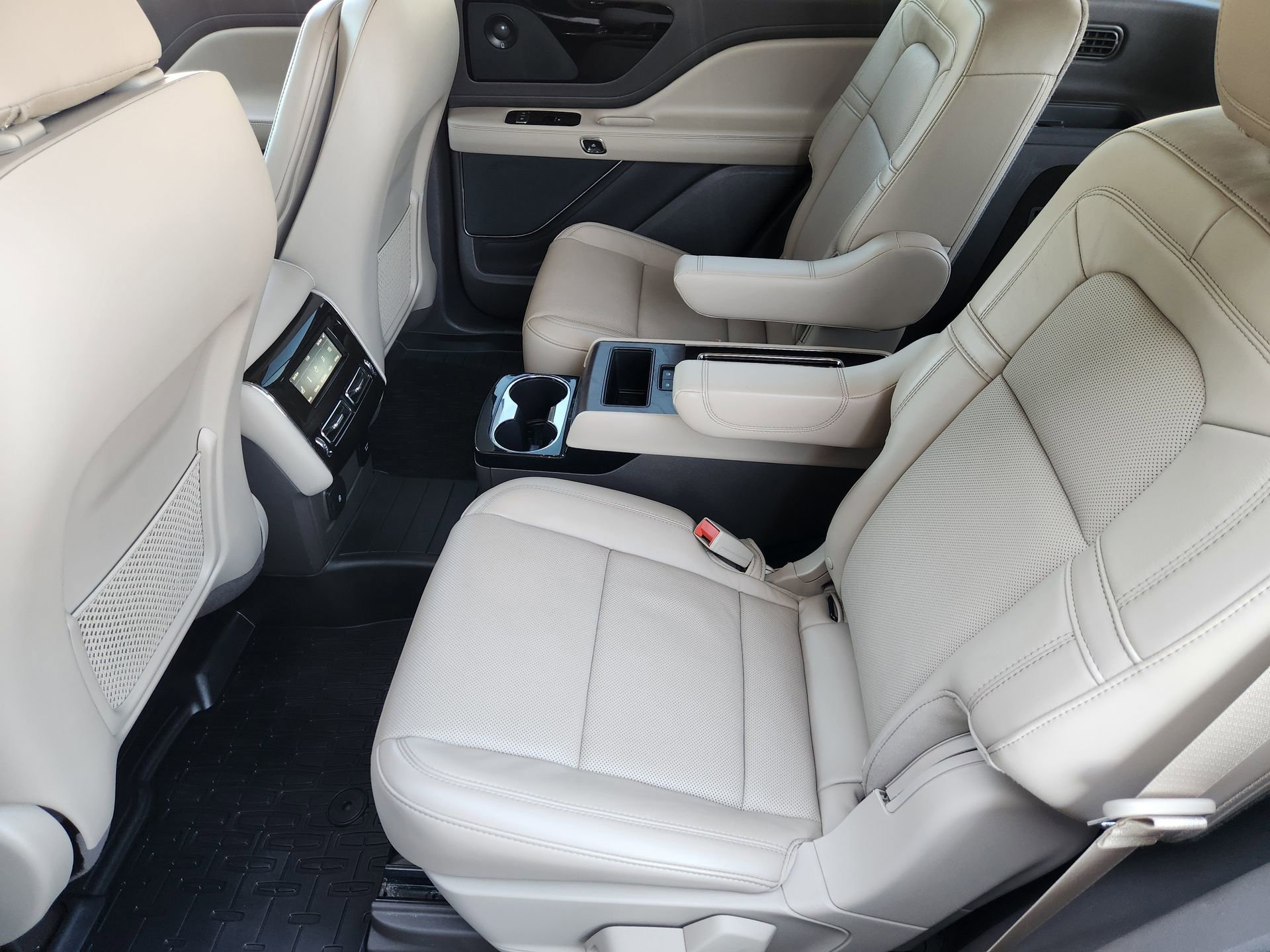 Used 2021 Lincoln Aviator Reserve w/ Equipment Group 201A image 29