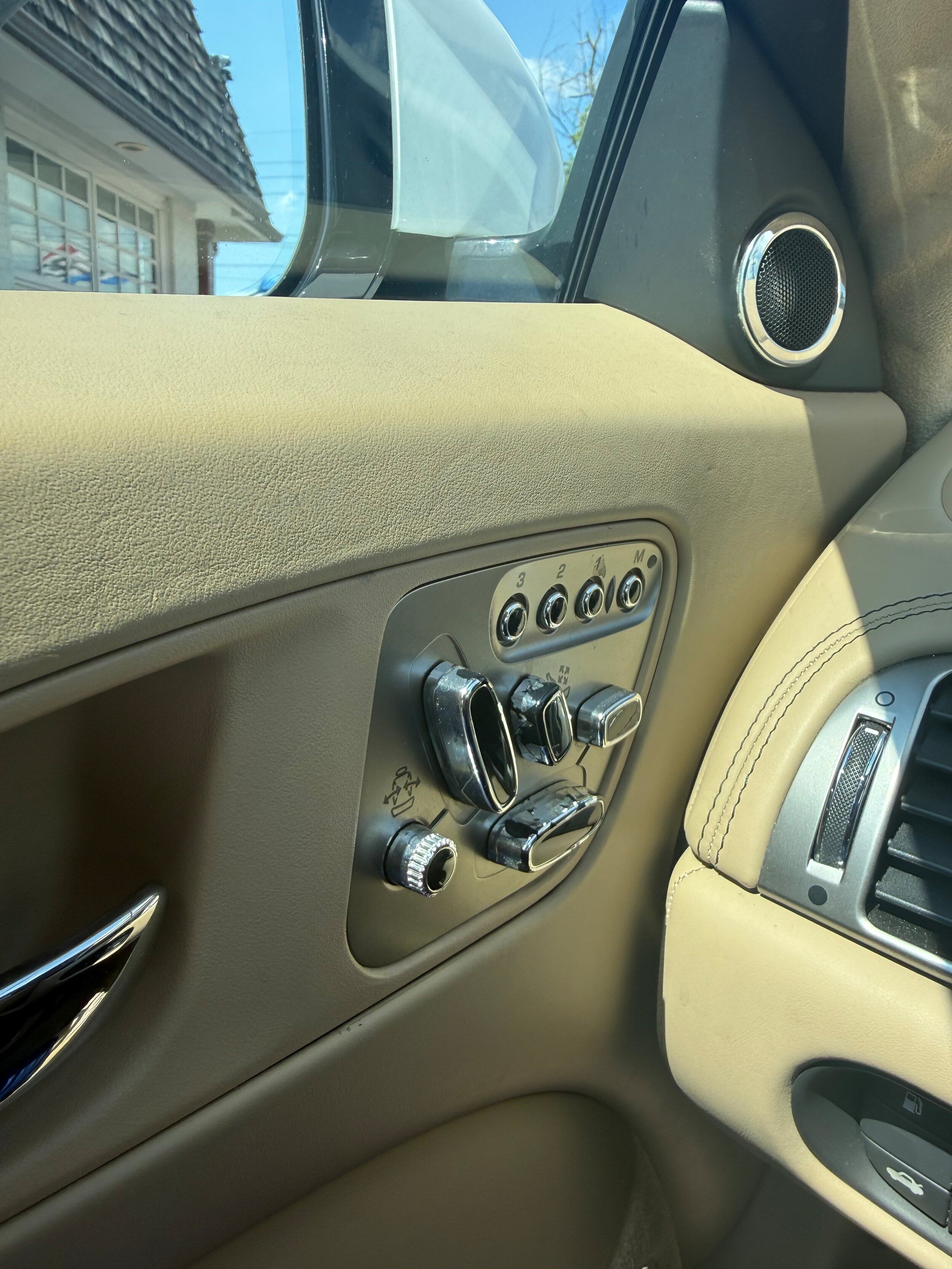 Used 2011 Jaguar XK Convertible RWD image 17