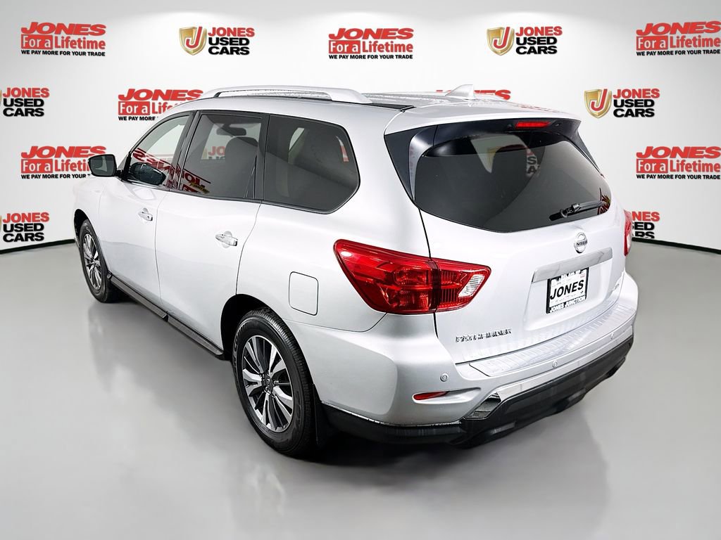 Used 2020 Nissan Pathfinder S image 2