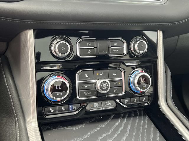 Used 2022 GMC Yukon Denali w/ Denali Premium Package AWD/4WD image 25