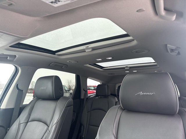 Used 2021 Buick Enclave Avenir w/ Avenir Technology Package image 11