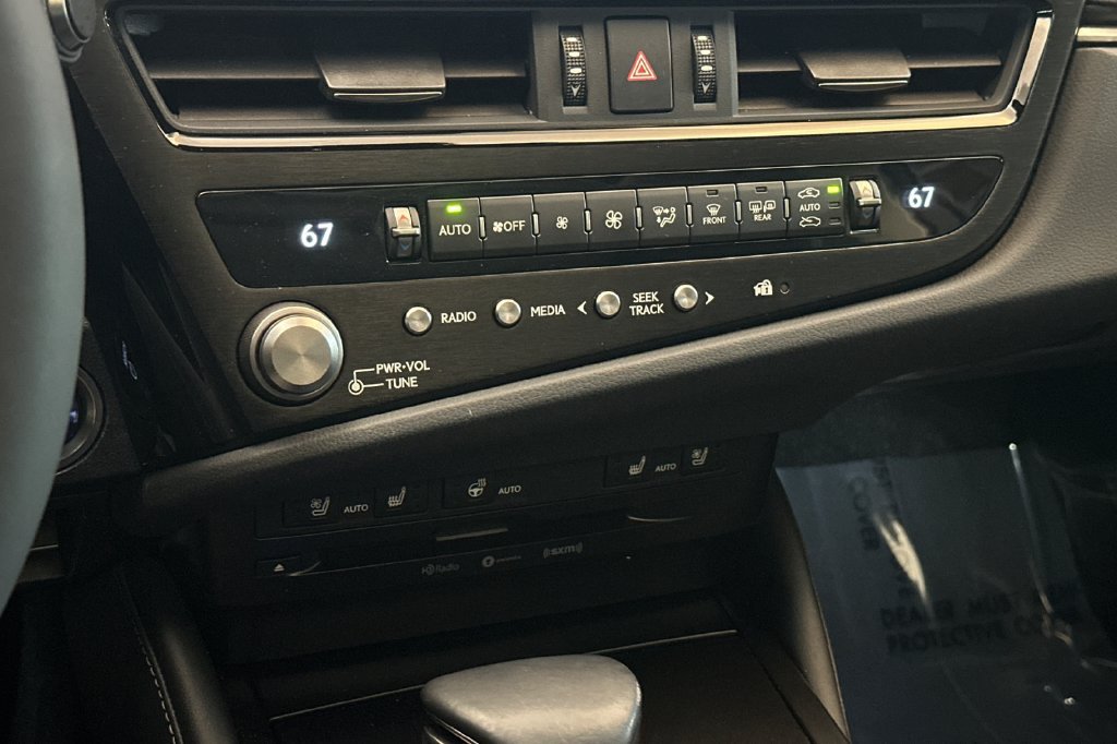 Certified 2022 Lexus ES 300h w/ Premium Package FWD image 20