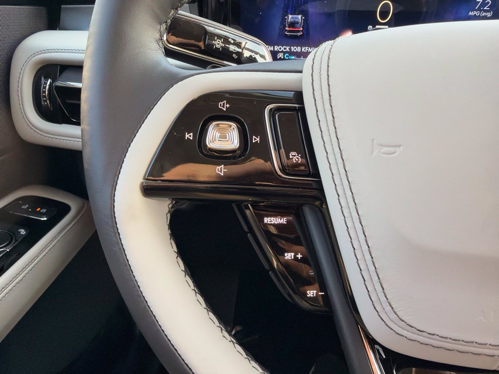 New 2027 Lincoln Aviator AWD image 21