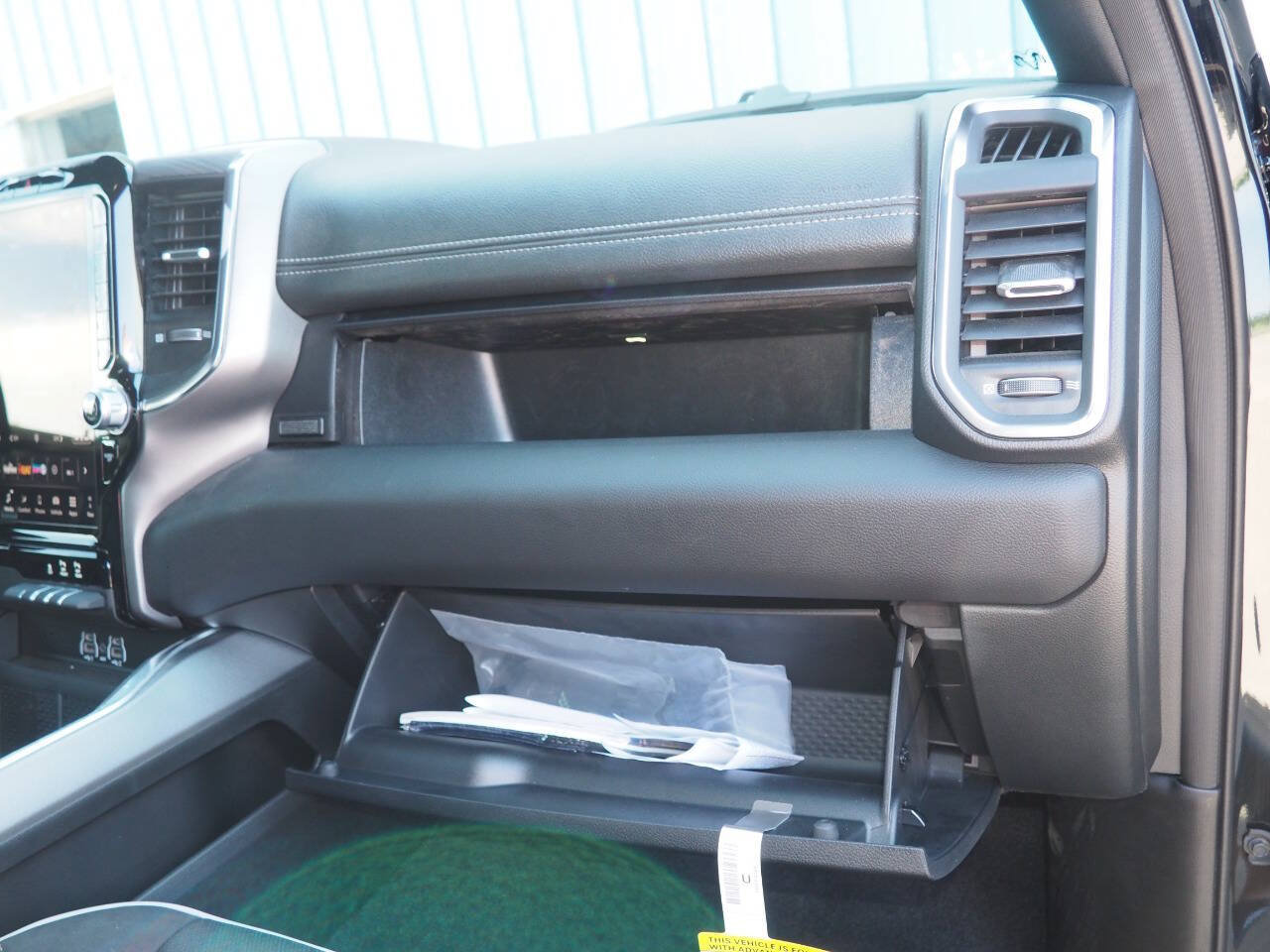 New 2026 RAM 1500 Laramie AWD/4WD image 13
