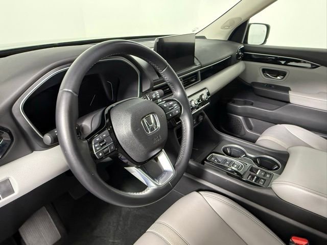 Used 2023 Honda Pilot Touring image 16
