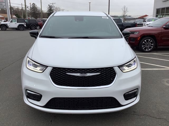 New 2026 Chrysler Pacifica Select image 3