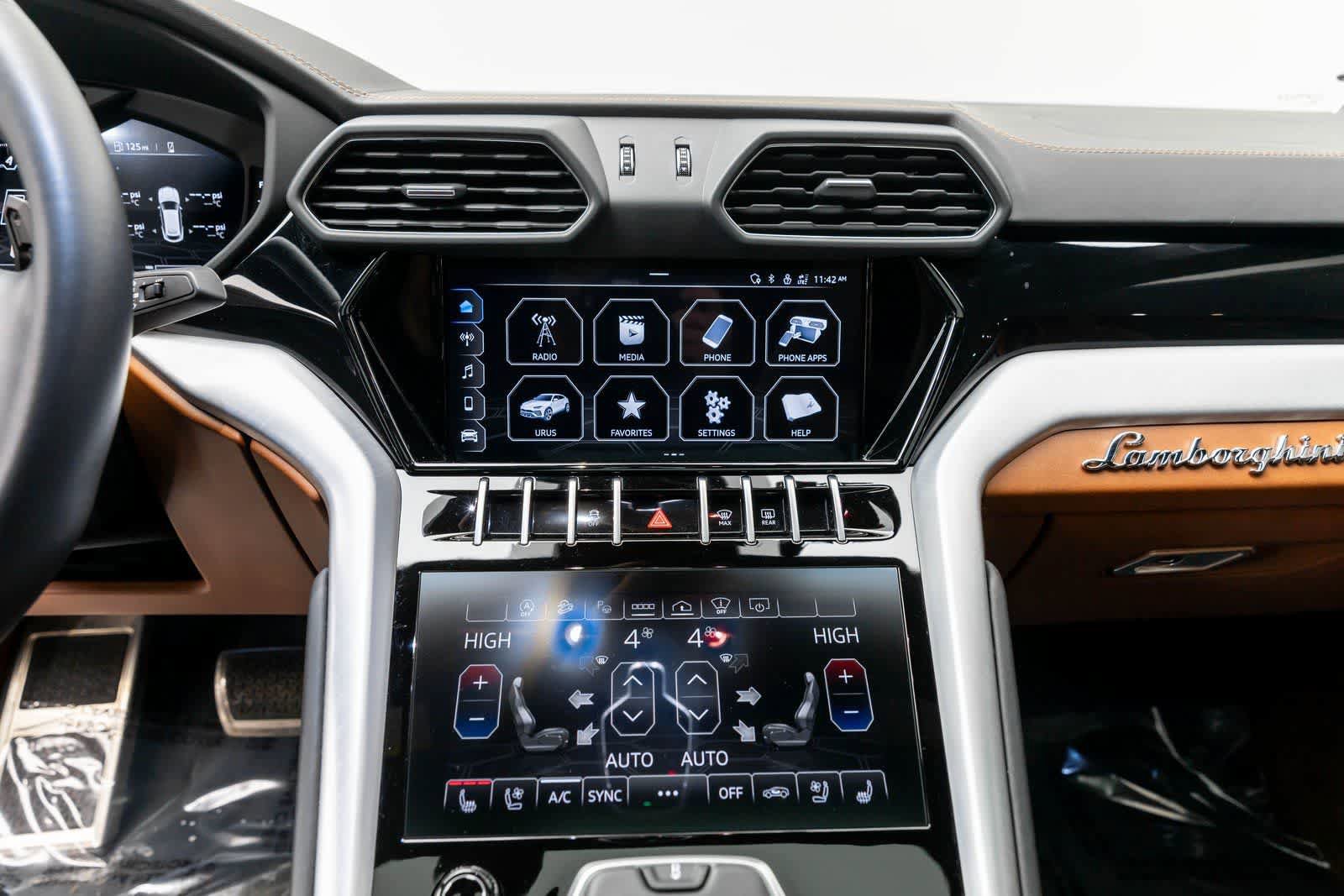 Used 2022 Lamborghini Urus AWD/4WD image 8