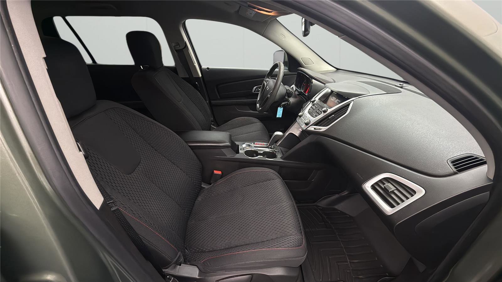 Used 2015 GMC Terrain SLE AWD/4WD image 14