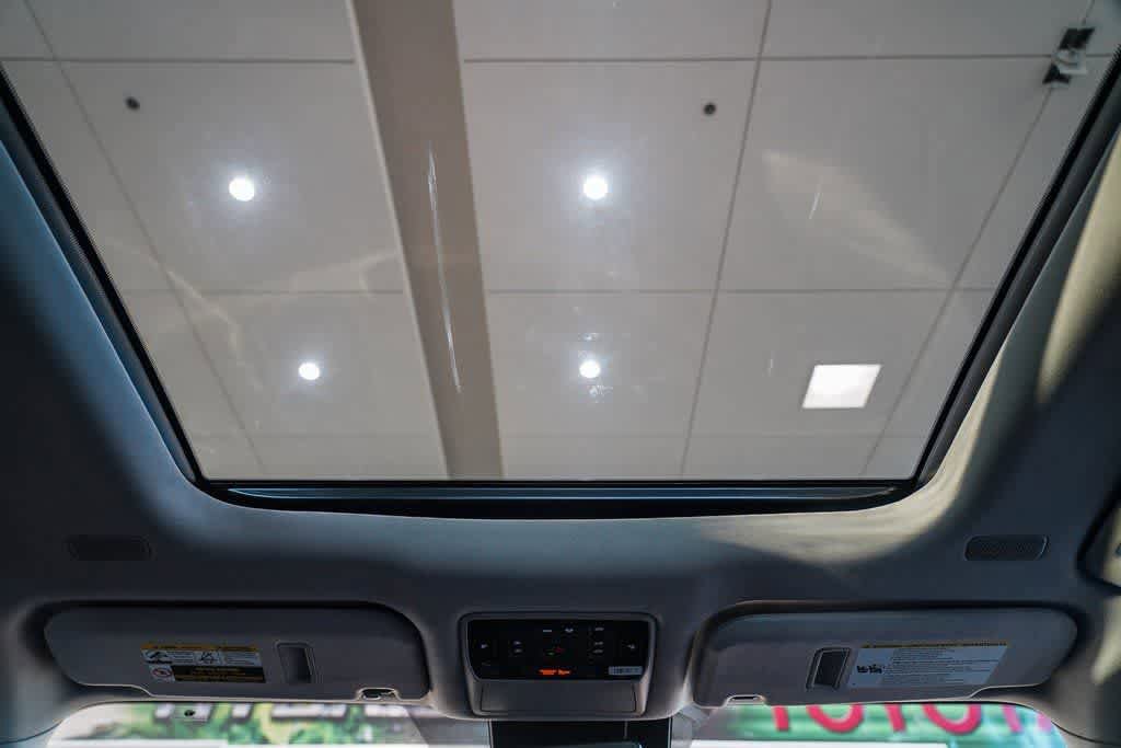 New 2025 Toyota Grand Highlander AWD Hybrid image 15