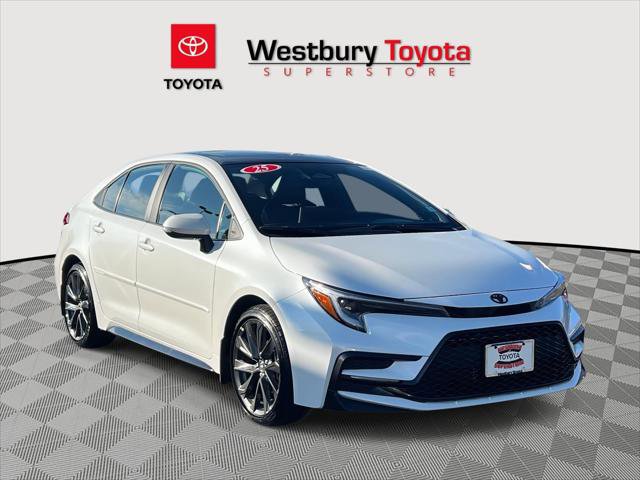 Certified 2025 Toyota Corolla XSE image 1
