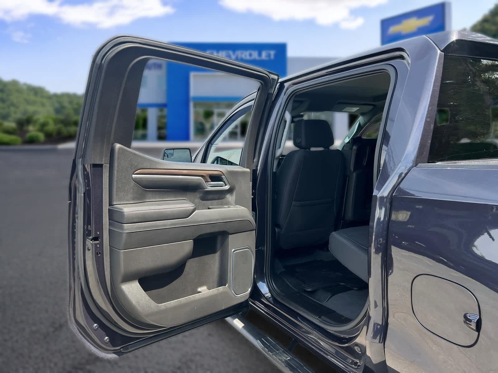 Certified 2023 Chevrolet Silverado 1500 RST w/ Z71 Off-Road Package AWD/4WD image 30