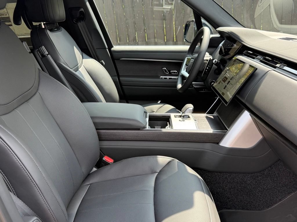 New 2026 Land Rover Range Rover Long Wheelbase SE AWD/4WD image 11
