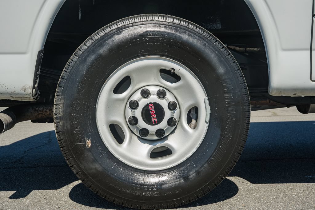 Used 2024 GMC Savana 2500 w/ Driver Convenience Package RWD image 22