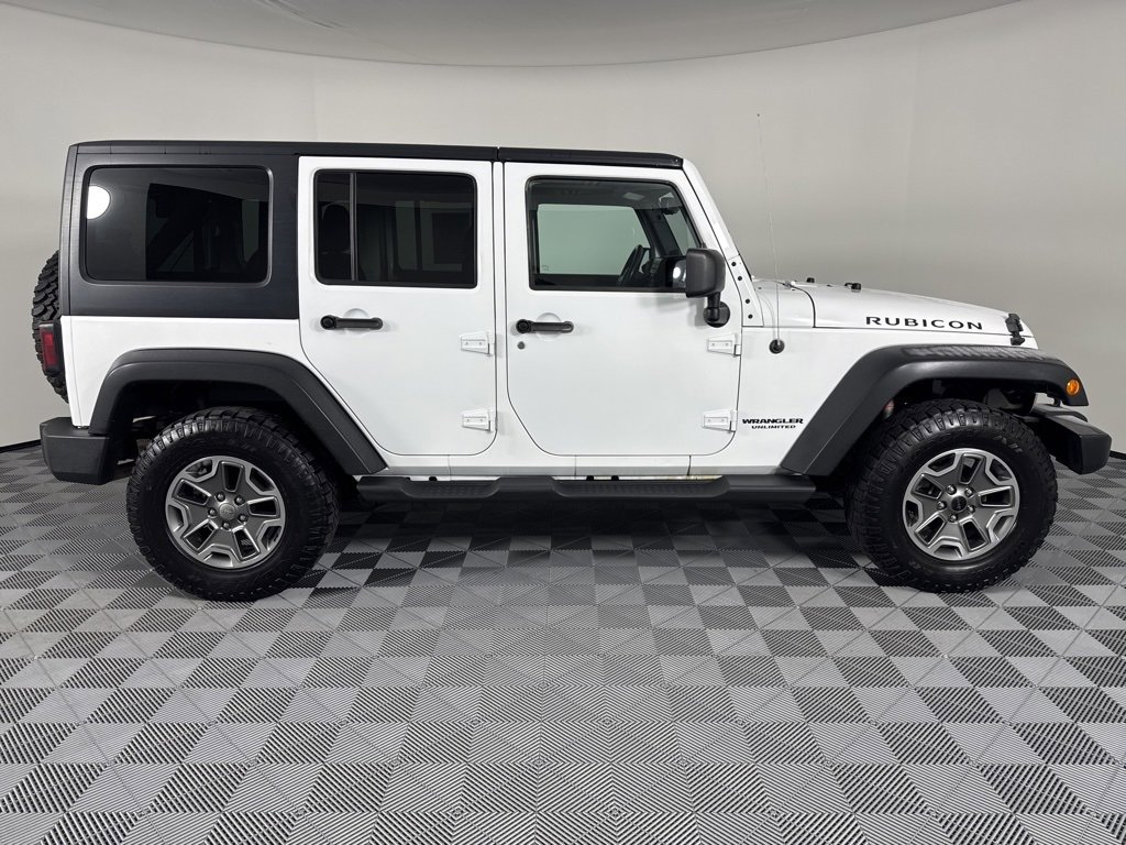 Used 2014 Jeep Wrangler Unlimited Rubicon w/ Max Tow Package image 8