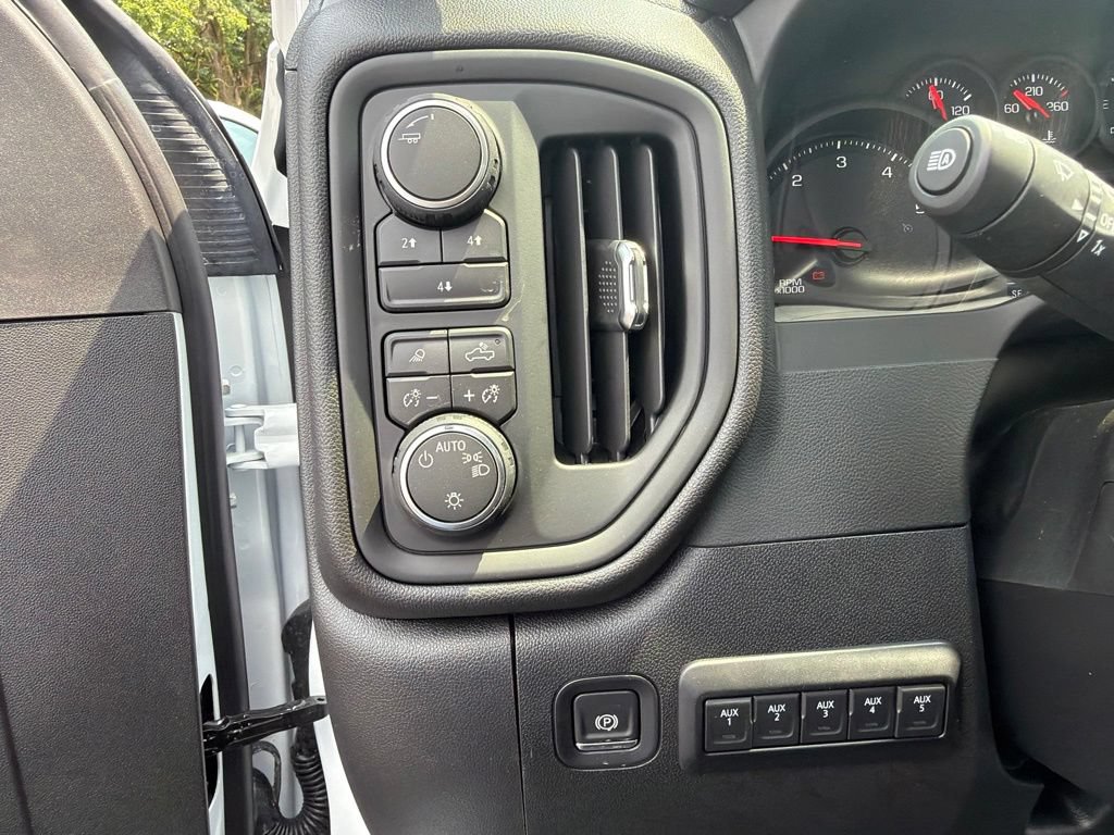 New 2026 Chevrolet Silverado 3500 W/T AWD/4WD image 9