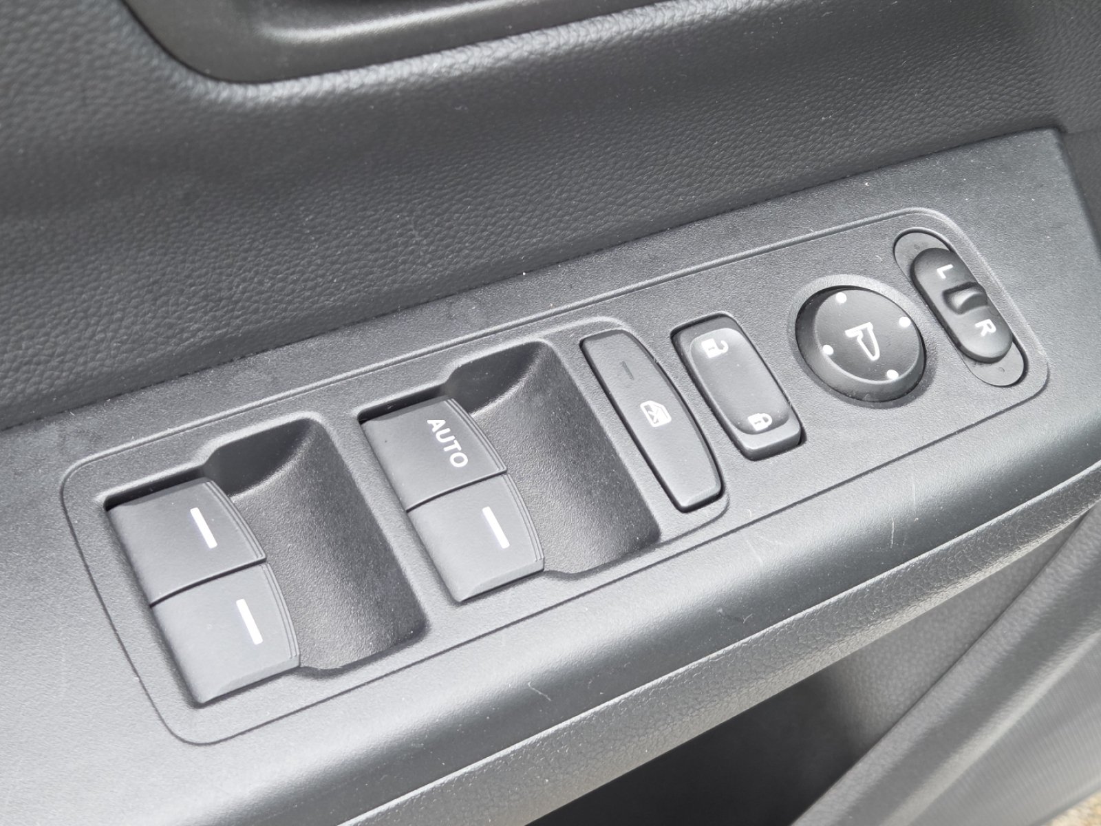 Used 2024 Honda CR-V LX image 24