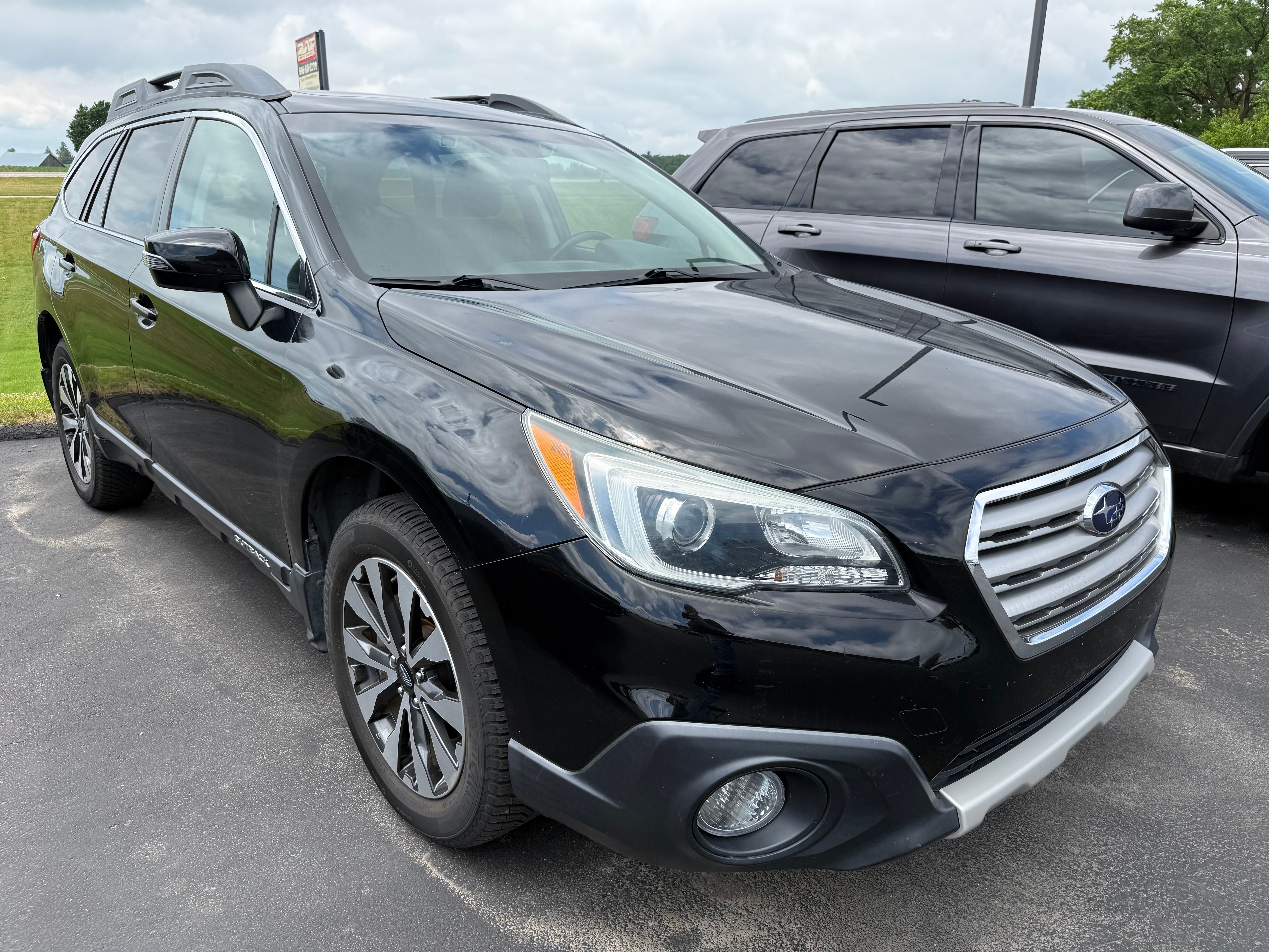 Used 2016 Subaru Outback 3.6R Limited AWD/4WD image 2