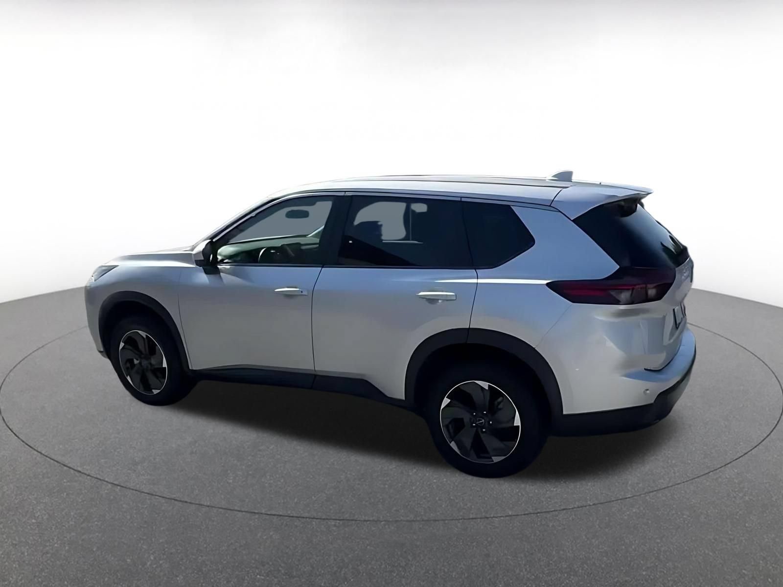 Used 2025 Nissan Rogue SV AWD/4WD image 9