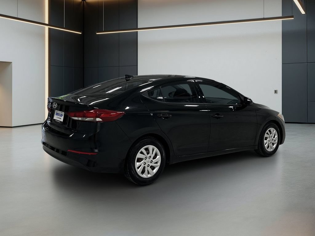 Used 2017 Hyundai Elantra SE FWD image 6