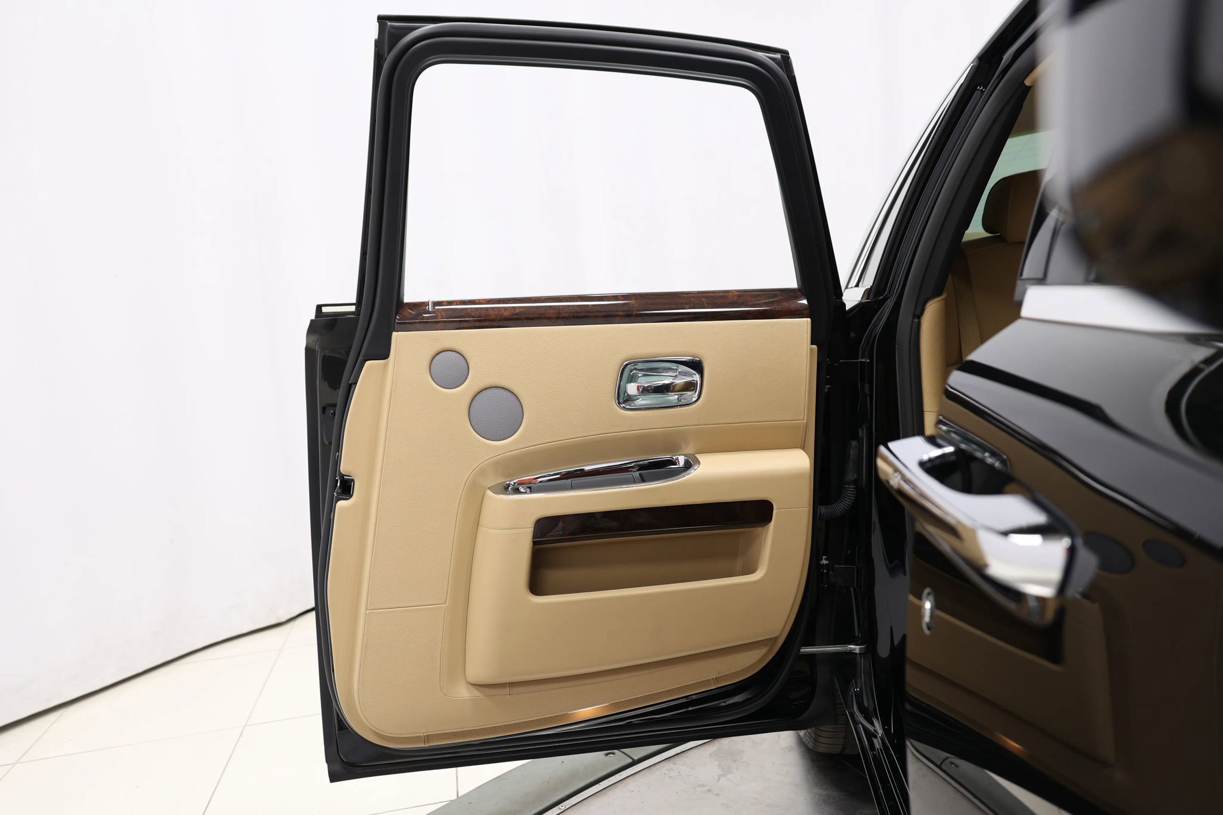 Used 2011 Rolls-Royce Ghost Sedan 4D image 66