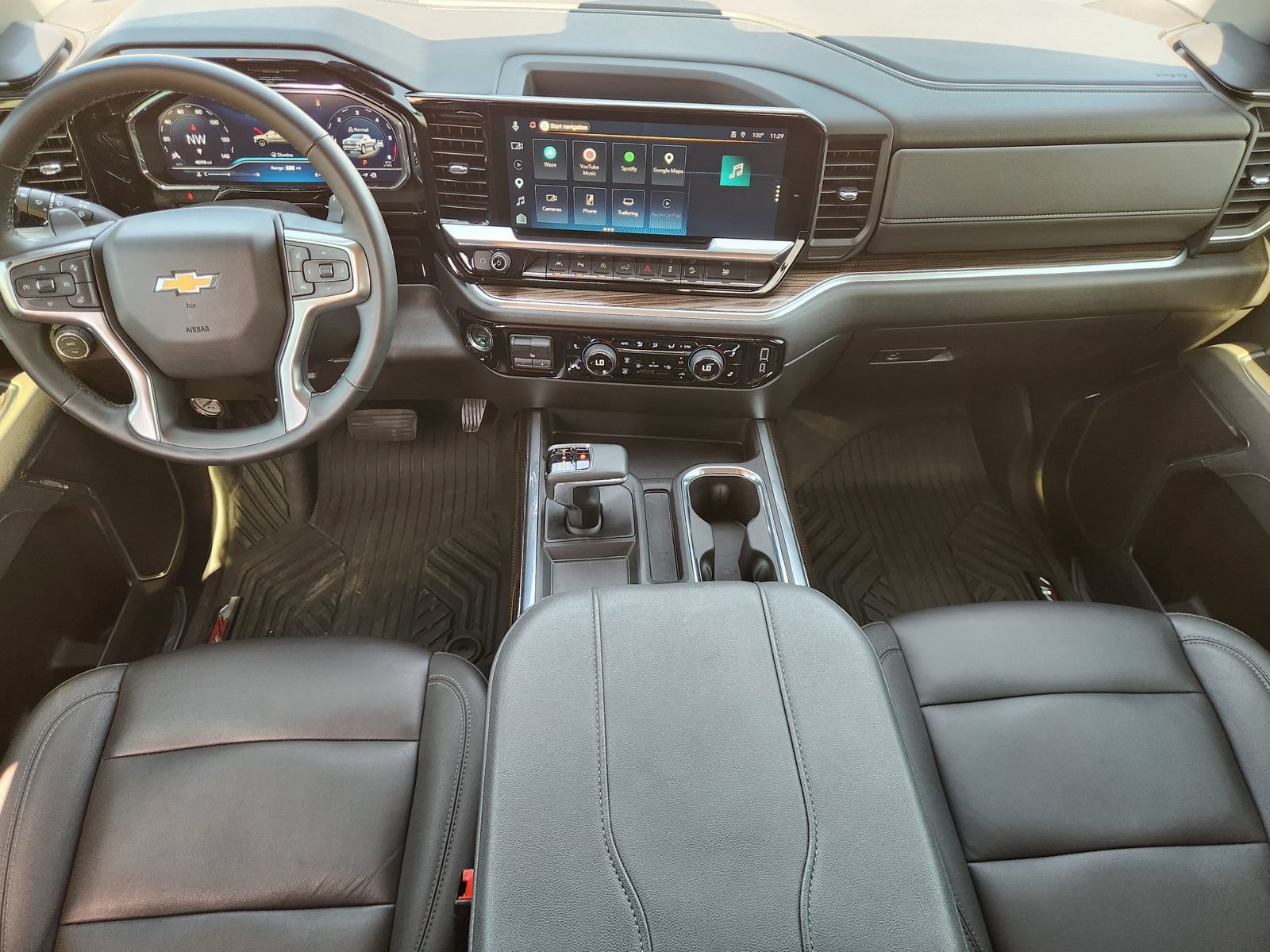 Used 2025 Chevrolet Silverado 1500 LT AWD/4WD image 25