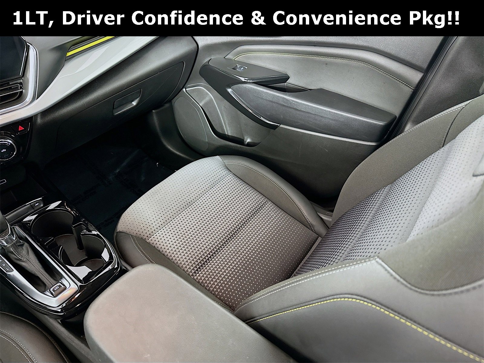 Used 2025 Chevrolet Trax LT w/ Driver Confidence Package image 23