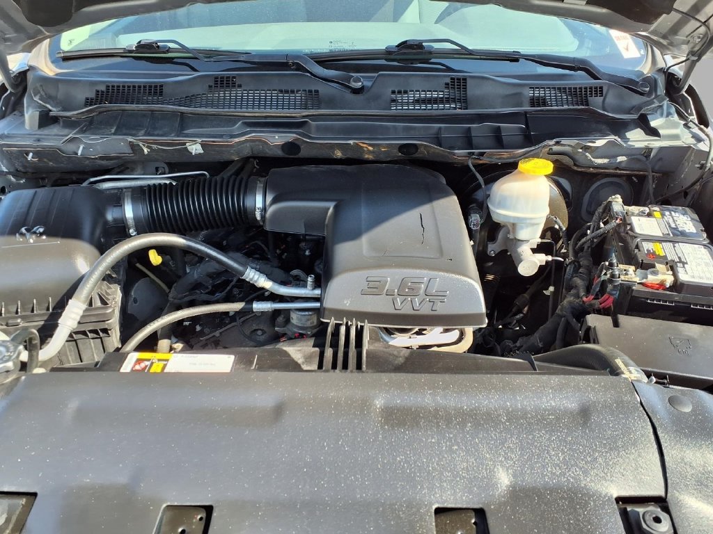 Used 2019 RAM 1500 Express w/ Express Value Package AWD/4WD image 3