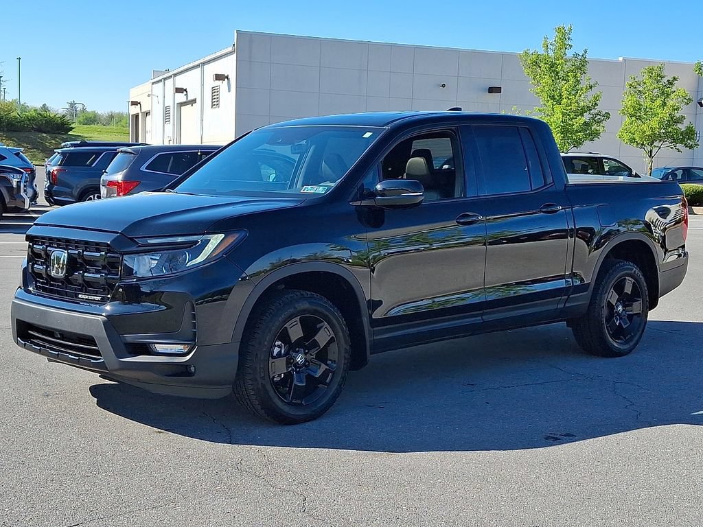 Used 2025 Honda Ridgeline Black Edition image 6