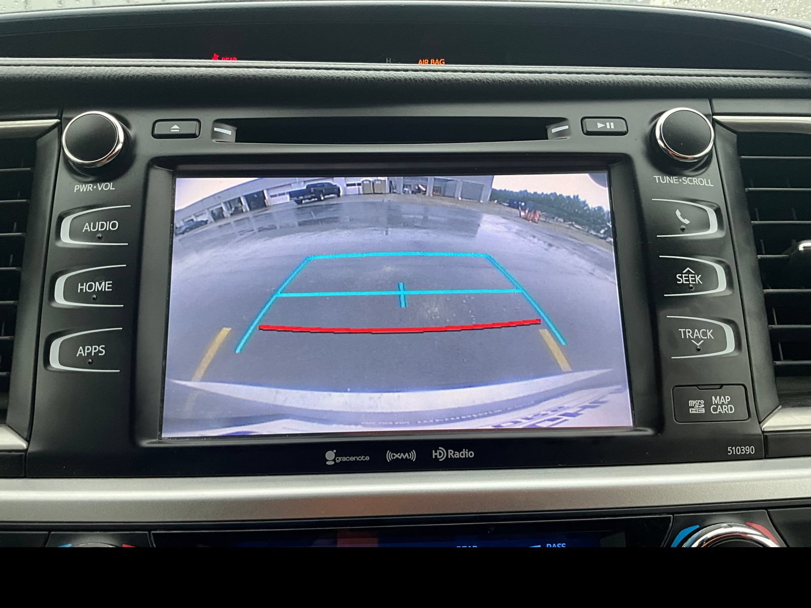 Used 2019 Toyota Highlander XLE AWD/4WD image 8