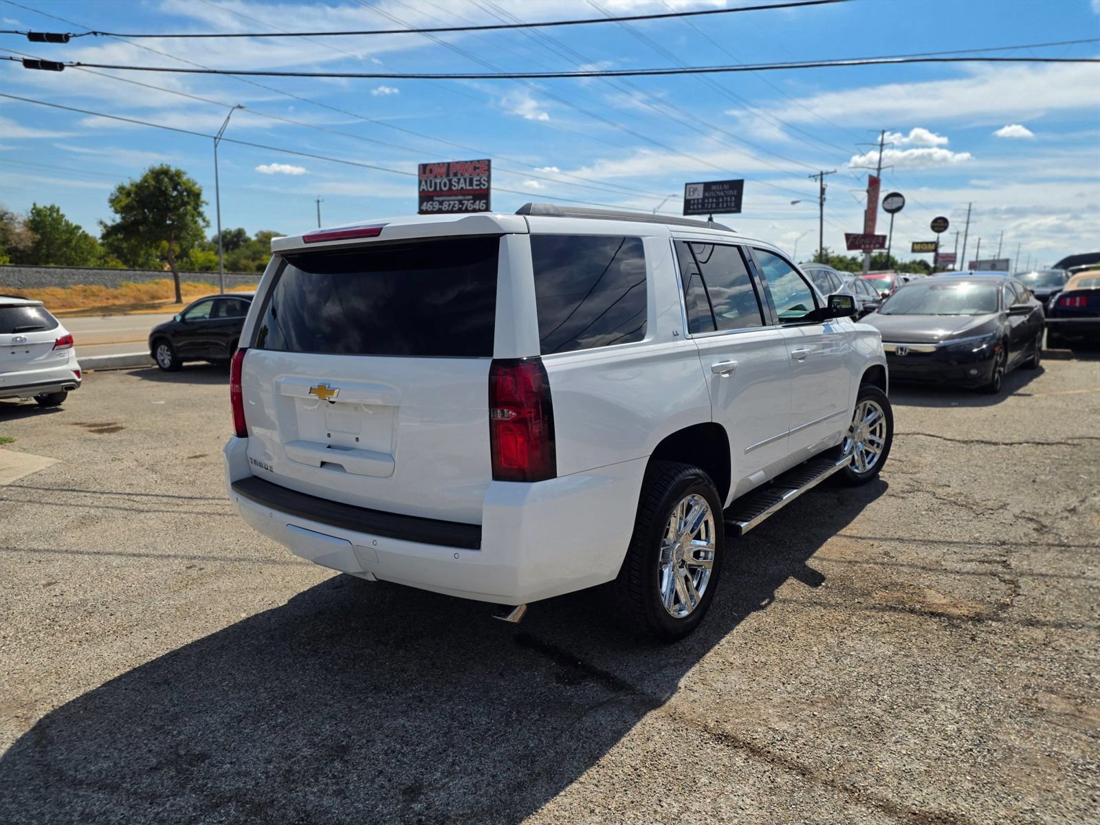 Used 2019 Chevrolet Tahoe LT w/ LT Signature Package RWD image 5