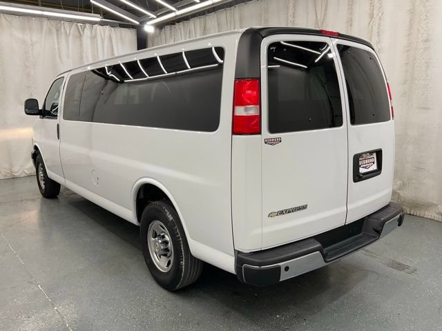 Used 2024 Chevrolet Express 3500 LT w/ LT Preferred Equipment Group RWD image 5
