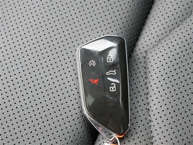 Certified 2025 Volkswagen Atlas SE image 38