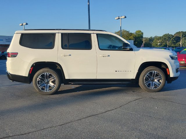 Used 2024 Jeep Wagoneer Series II AWD/4WD image 2