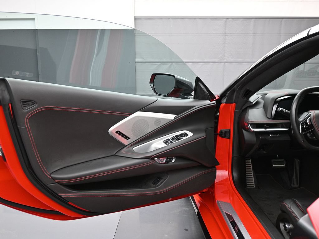 Used 2021 Chevrolet Corvette Stingray Premium Conv w/ Z51 Performance Package RWD image 9