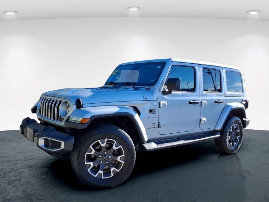 Used 2024 Jeep Wrangler Unlimited Sahara w/ Technology Group AWD/4WD image 2