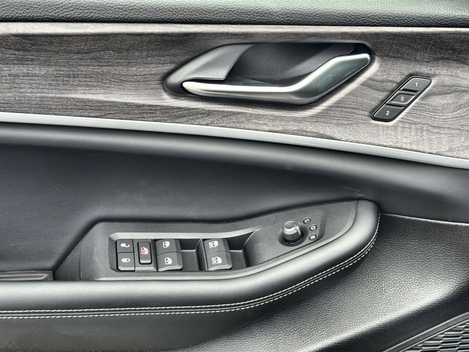 New 2025 Jeep Grand Cherokee L Limited w/ Luxury Tech Group II image 15