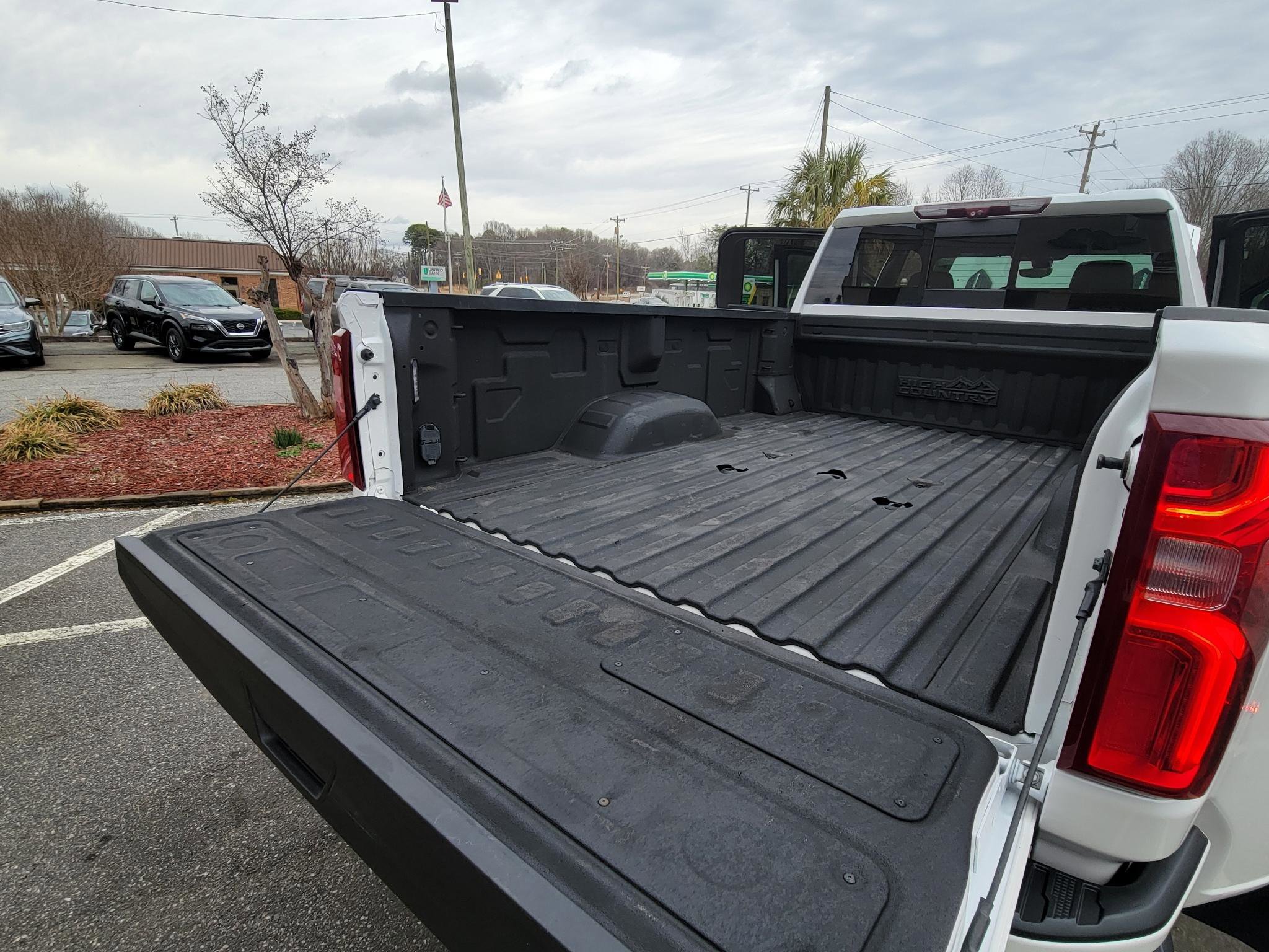 Used 2020 Chevrolet Silverado 3500 High Country image 42